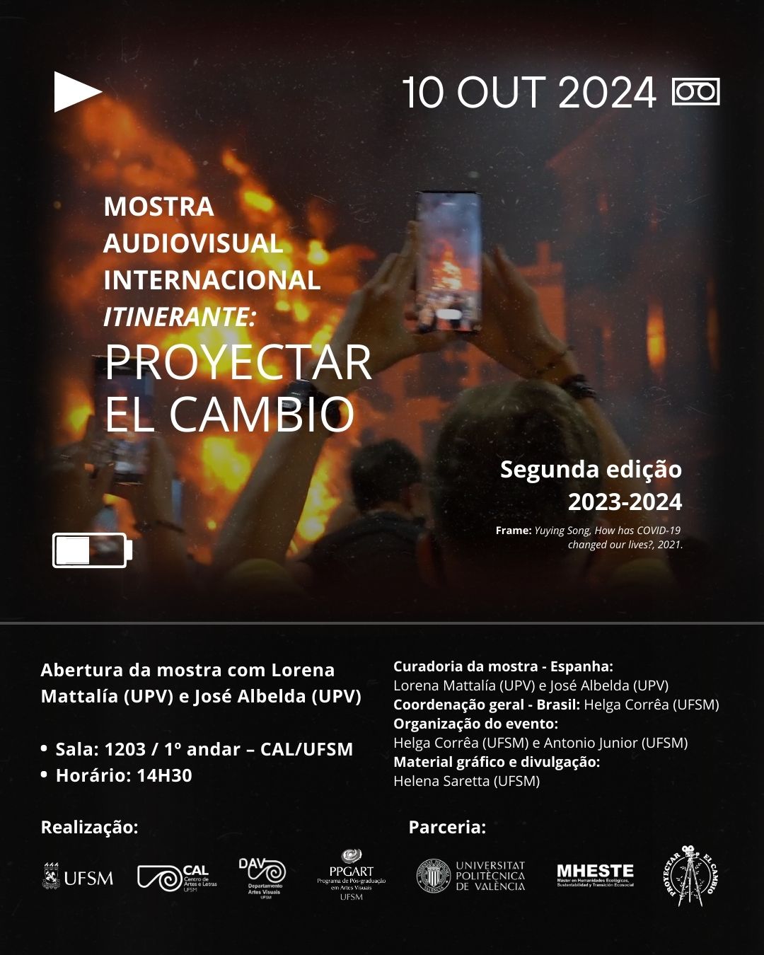 Cartaz escuro vertical sobre a mostra de audiovisual. Em destaque o nome da mostra "Proyectar el cambio" e 10 de outobro